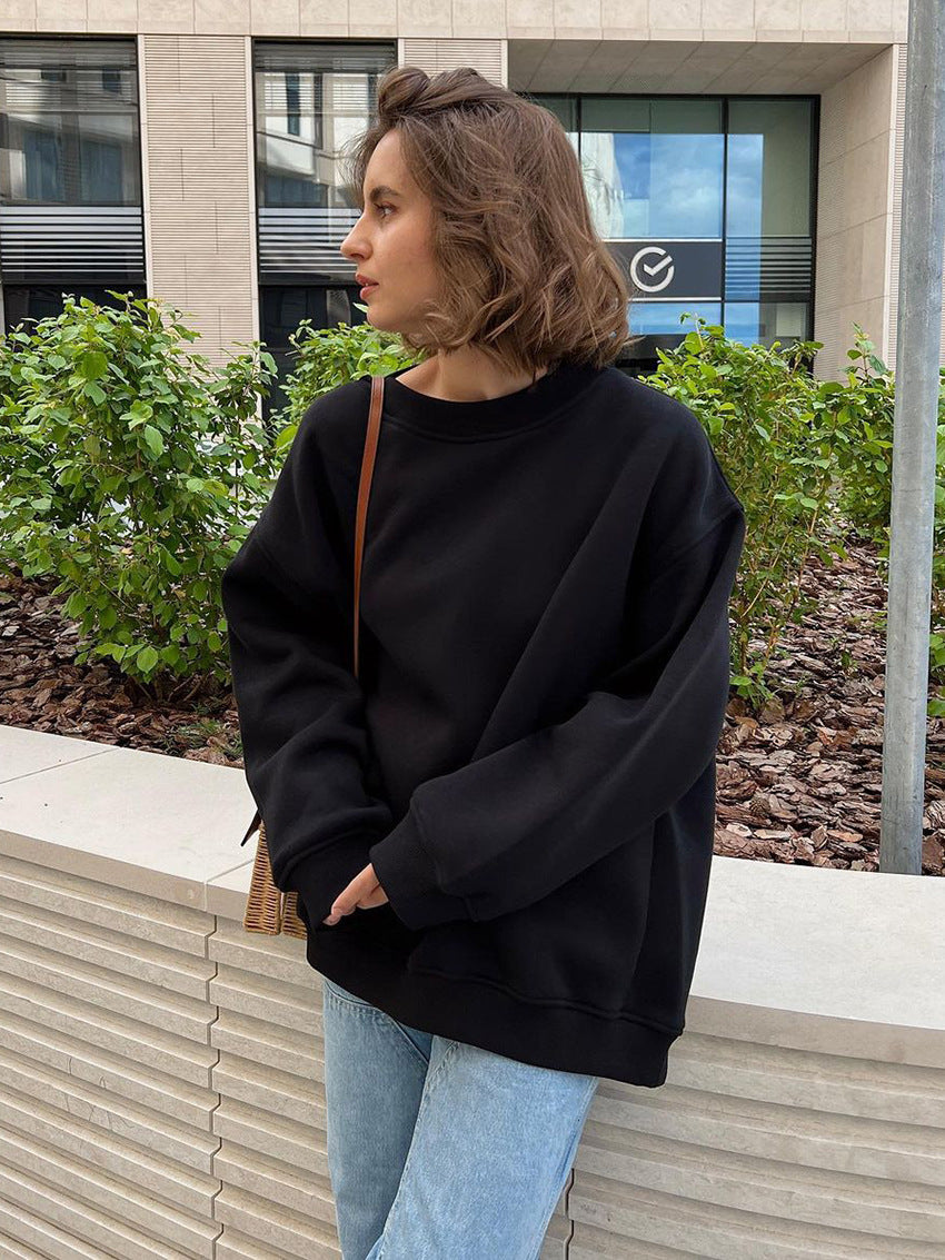 Oversized Heavyweight Crew Neck Sweatshirt in Black — on model